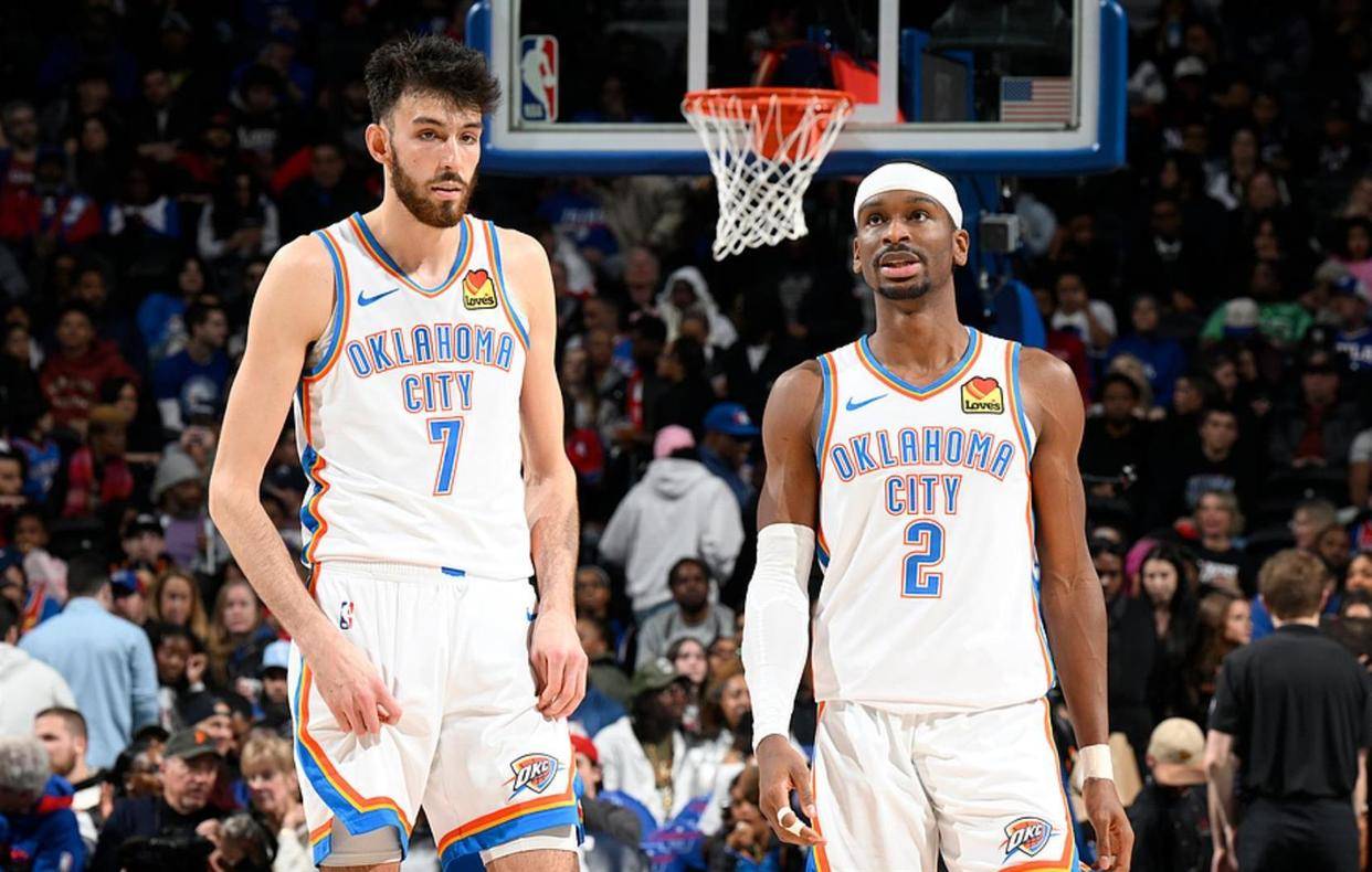 包含切尔西转会期官宣签约Ming爆冷击败老鹰，丹佛掘金内部沟通备战NBA总决赛直接炸裂的词条